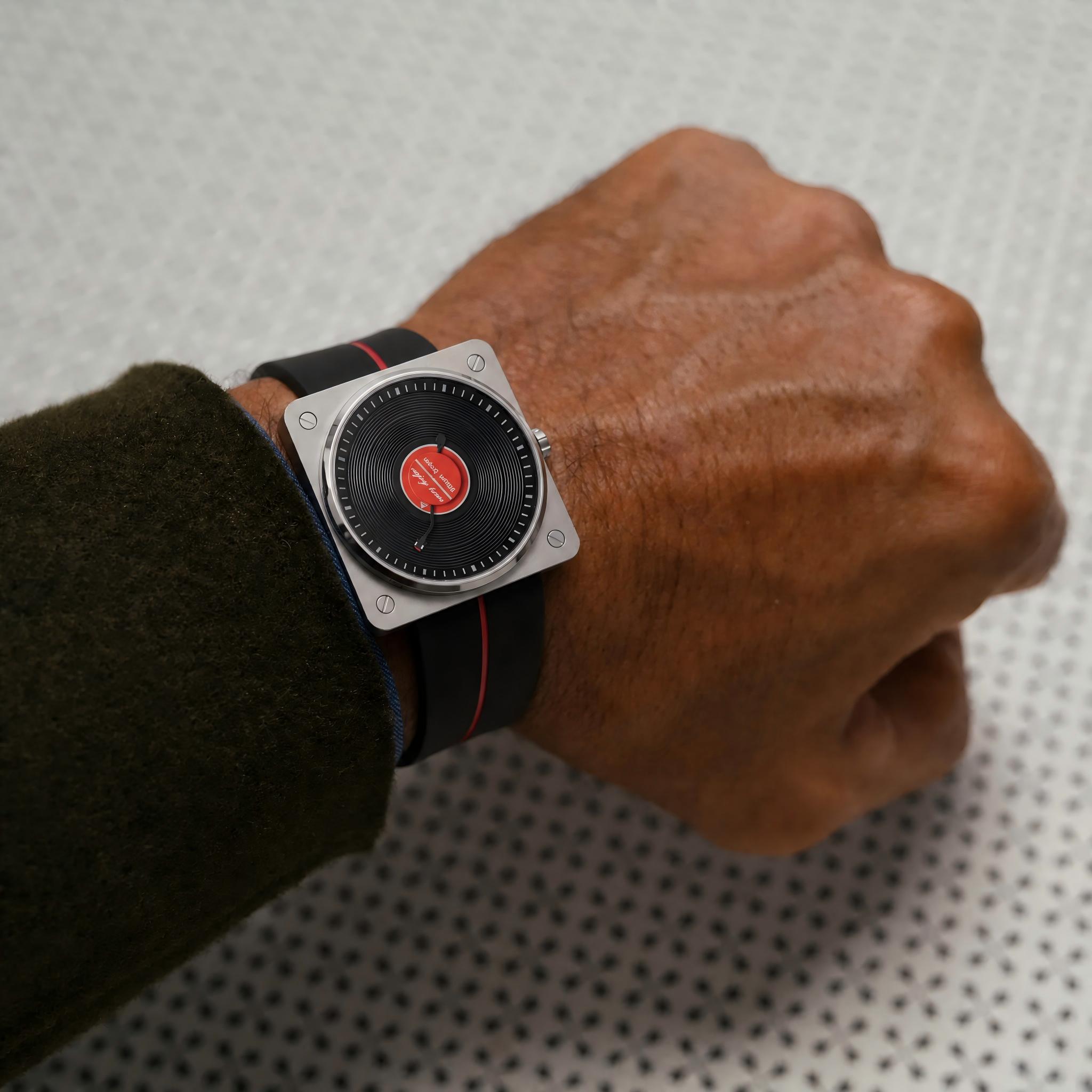 SKU Vinyl Record Quartz Men's  - Vintage Watch Collecting review and price